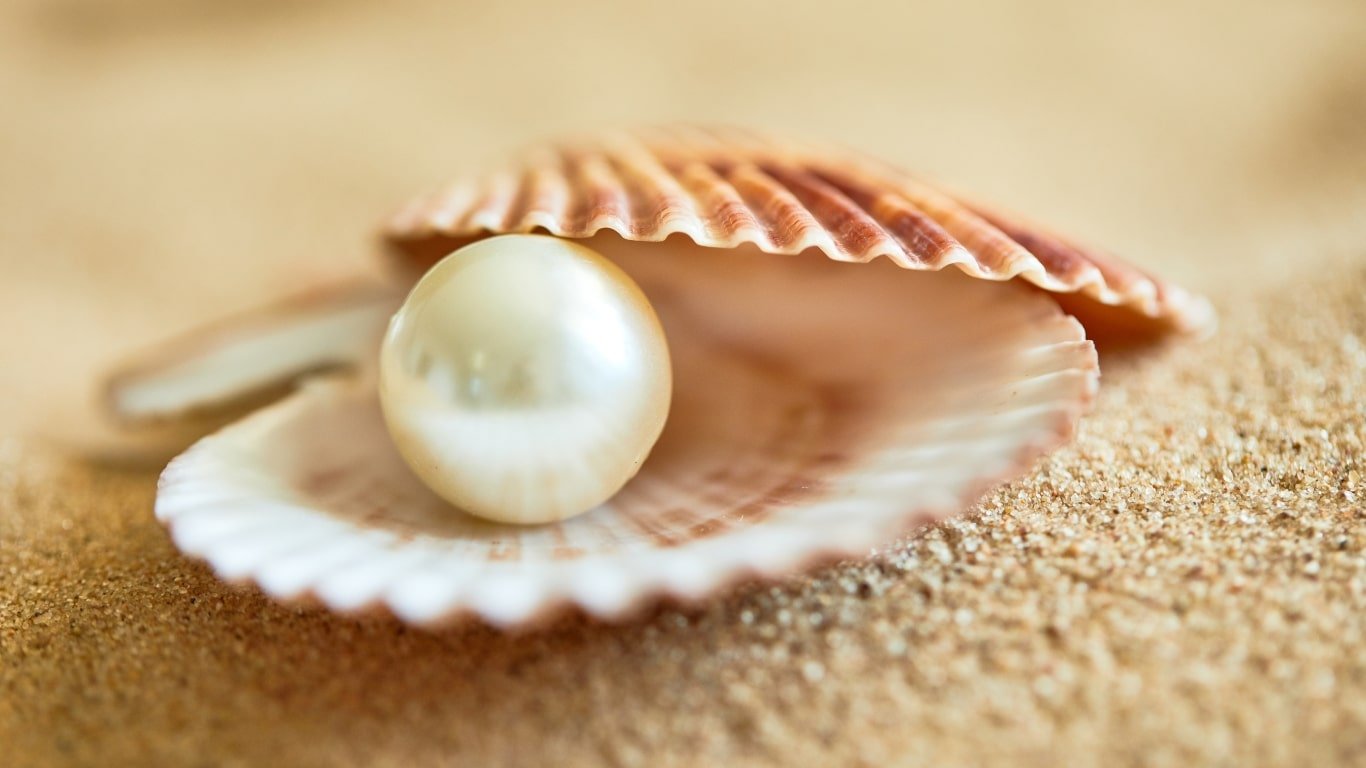 natural pearl formation