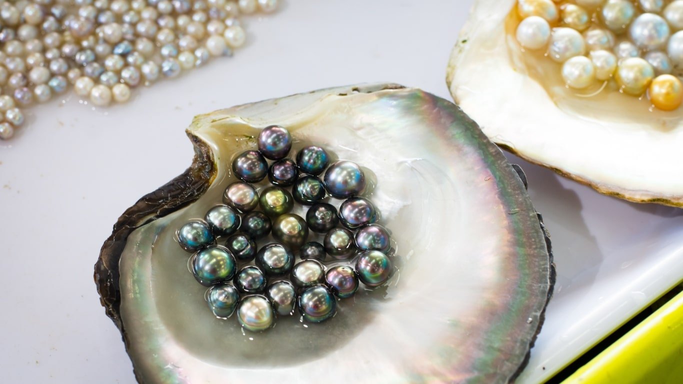 pearls different colour