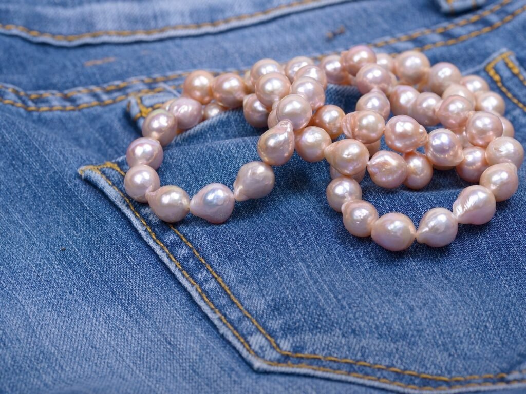 Wearing pearl jewellery safely